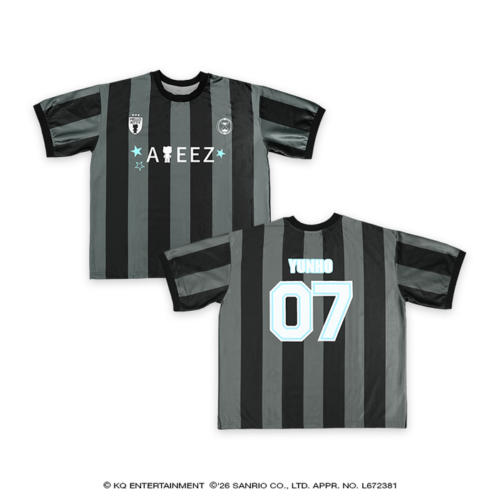 [PRE-ORDER] ATEEZ - ATEEZ X HELLO KITTY POP UP OFFICIAL MD T-SHIRT