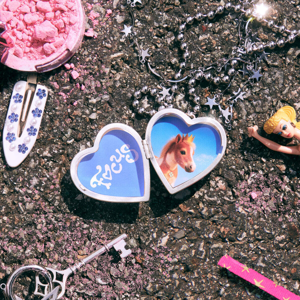 [PRE-ORDER] HEARTS2HEARTS - 1ST MINI ALBUM [FOCUS] (HEART LOCKET VER.)