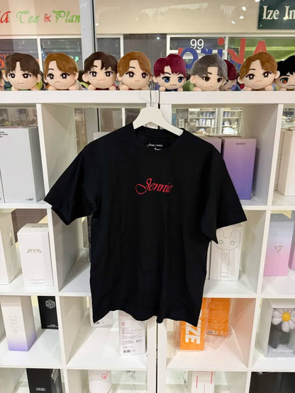JENNIE X MINISO TEE SHIRT BLACK/RED