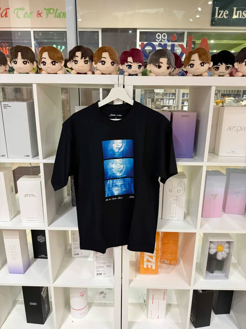 JENNIE X MINISO TEE SHIRT BLACK/BLUE